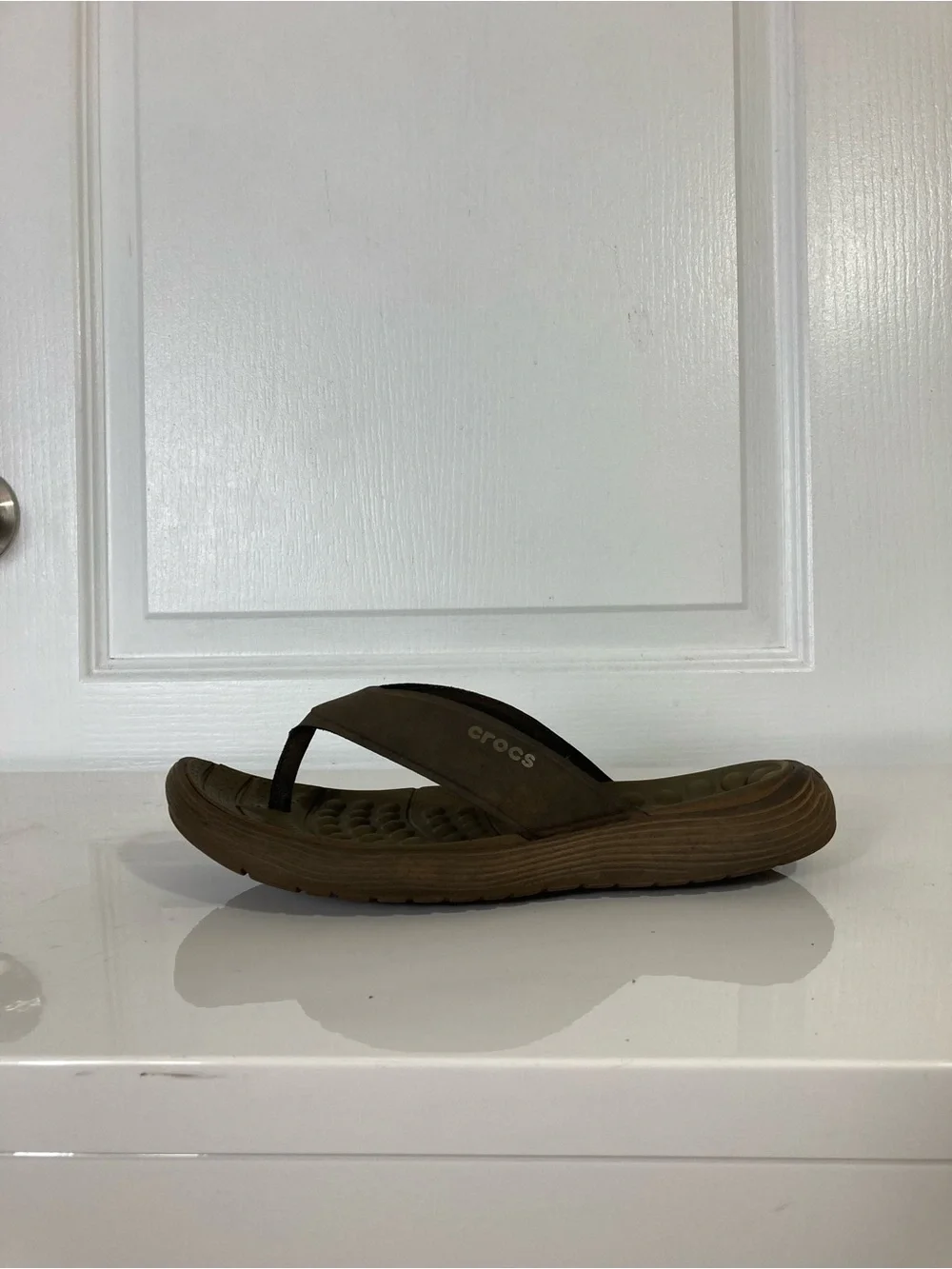 CROCS Sandals Men 11 Brown Flip-Flops Reviva Thong Song
